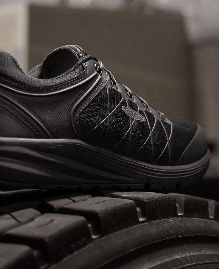 Keen Men's Vista Energy (Carbon Toe) | Black/Raven