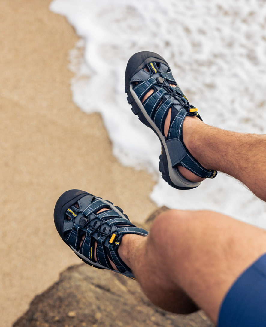 Keen Men's Newport H2 Sandal | Black/Steel Grey