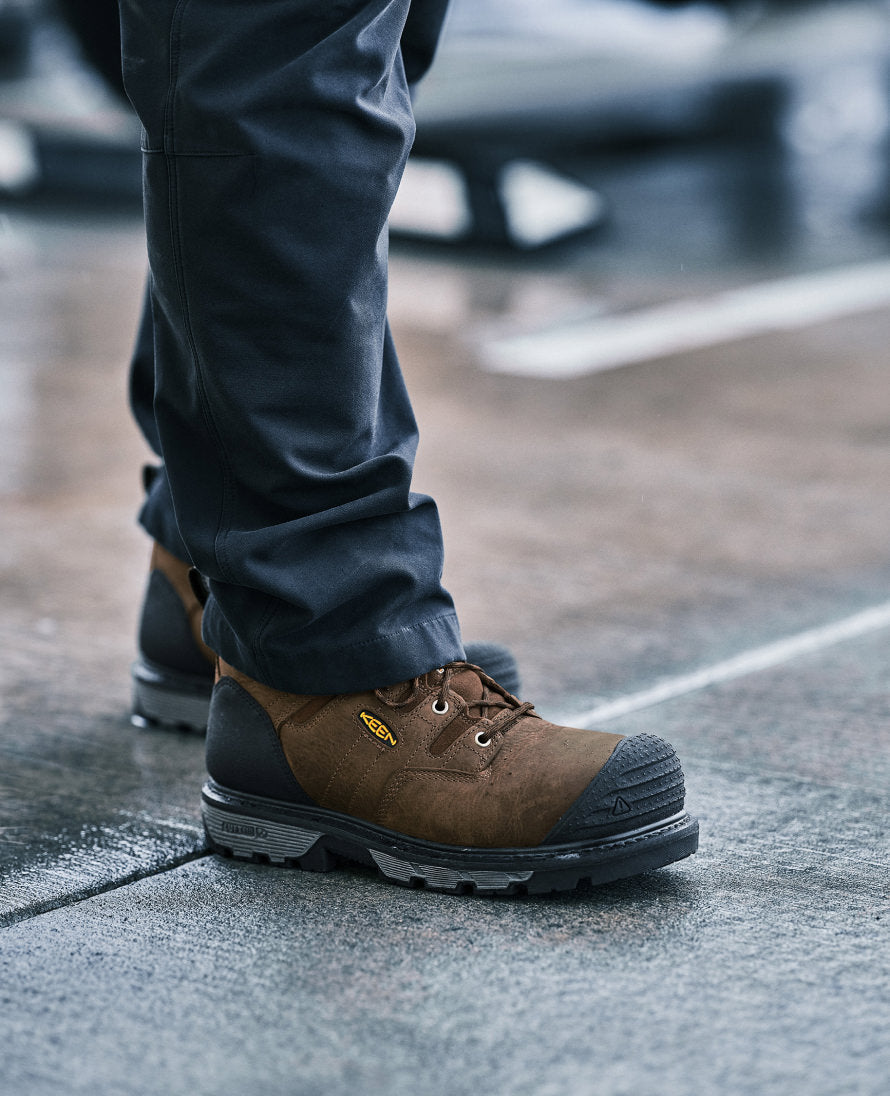 Keen Men's Camden 8" Insulated Waterproof Boot (Carbon Toe) | Leather Brown/Black