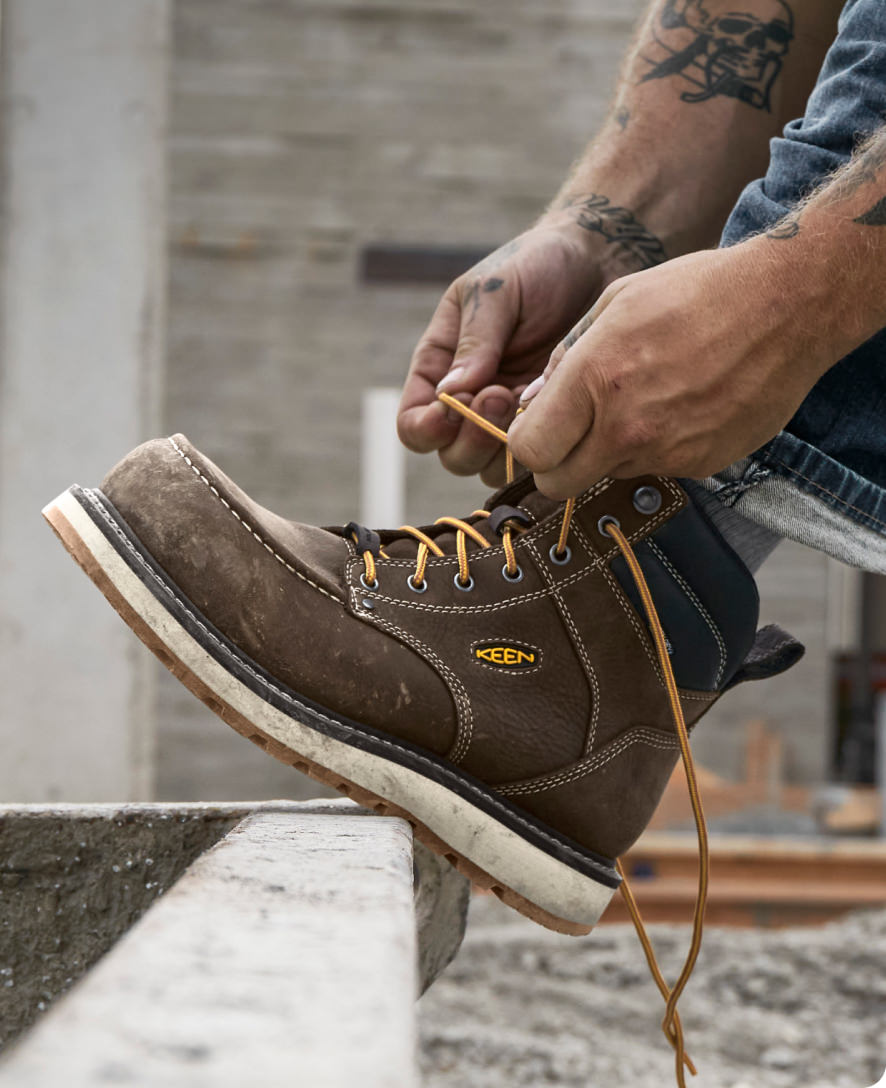 Keen Men's Cincinnati 6" Waterproof Boot (Carbon Toe) | Dark Chocolate/Sandshell