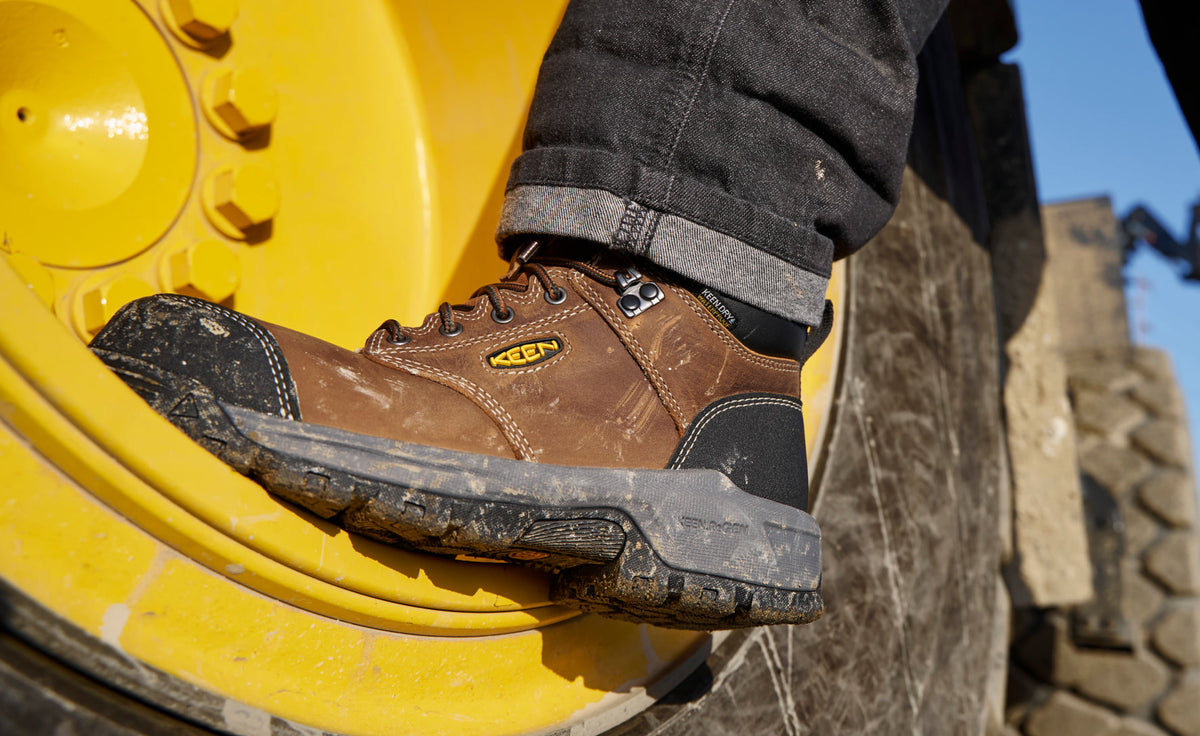 Keen Women's Evanston 6" Waterproof Boot (Carbon Toe) | Bison/Black