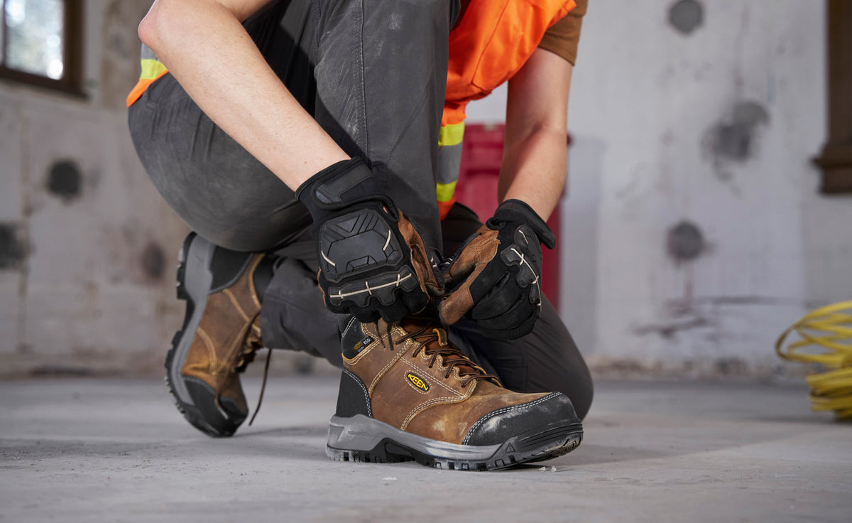 Keen Women's Evanston 6" ESD Boot (Carbon Toe) | Bison/Black