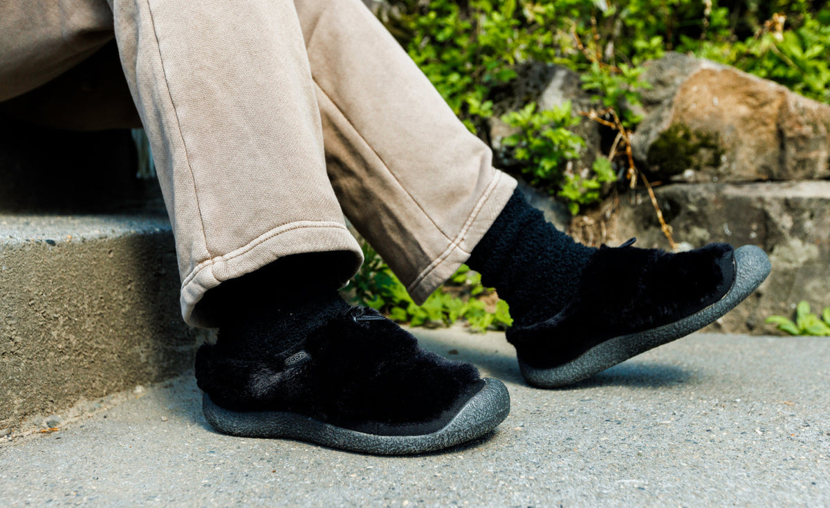 Keen Women's Howser III Slide | Black/Canteen