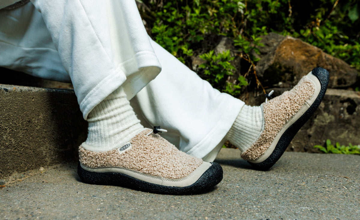 Keen Women's Howser III Slide | Plaza Taupe/Black