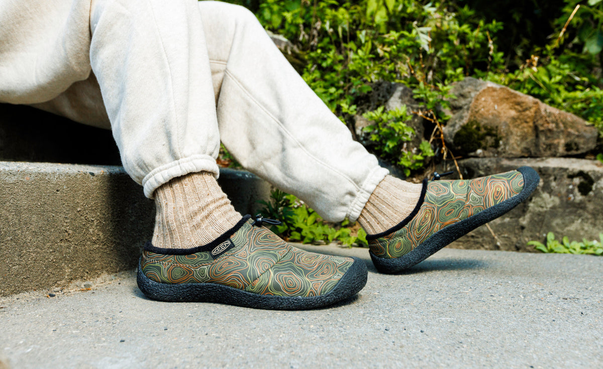 Keen Men's Howser III Slide | Black Olive/Light Curry