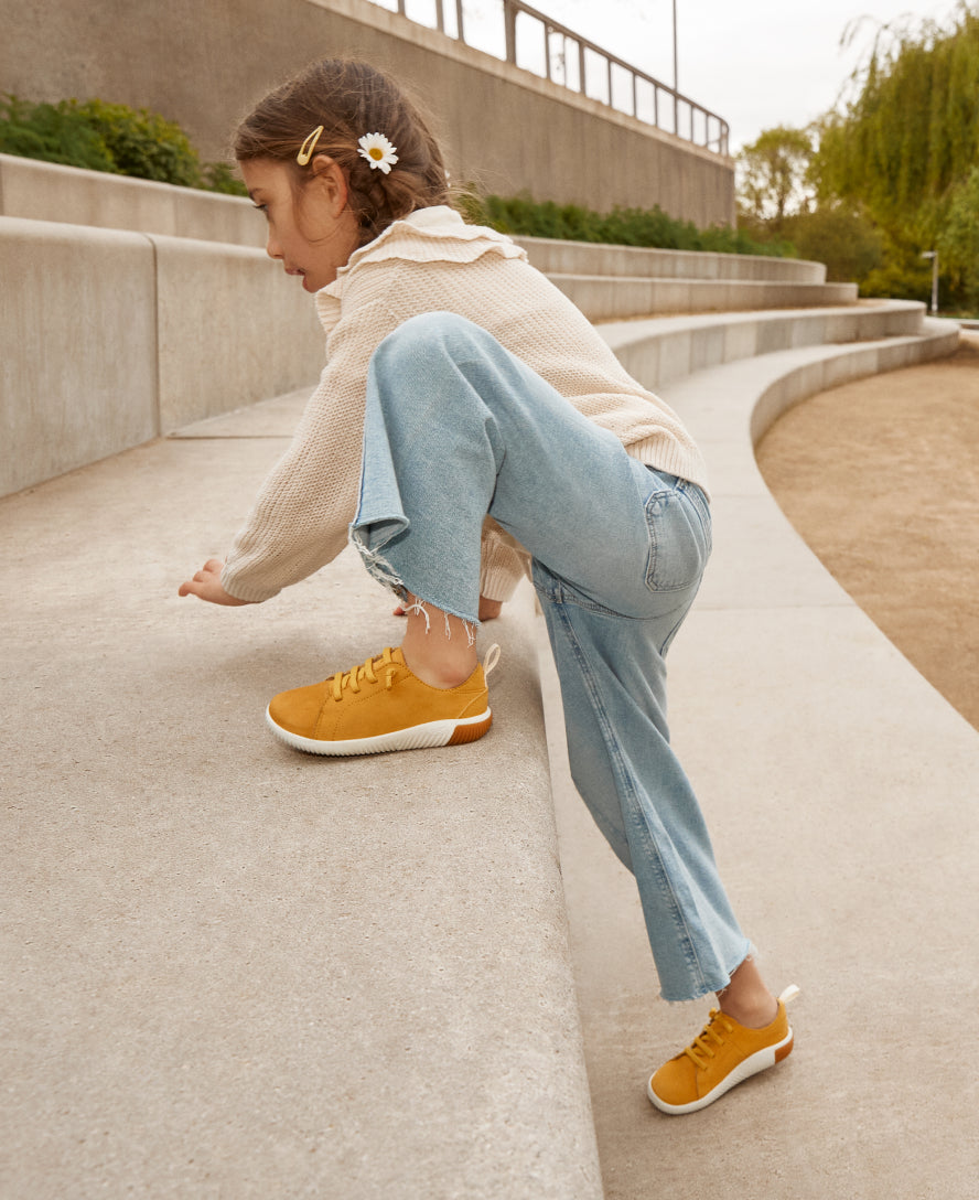 Keen Big Kids' KNX Leather Sneaker | Daffodil/Star White