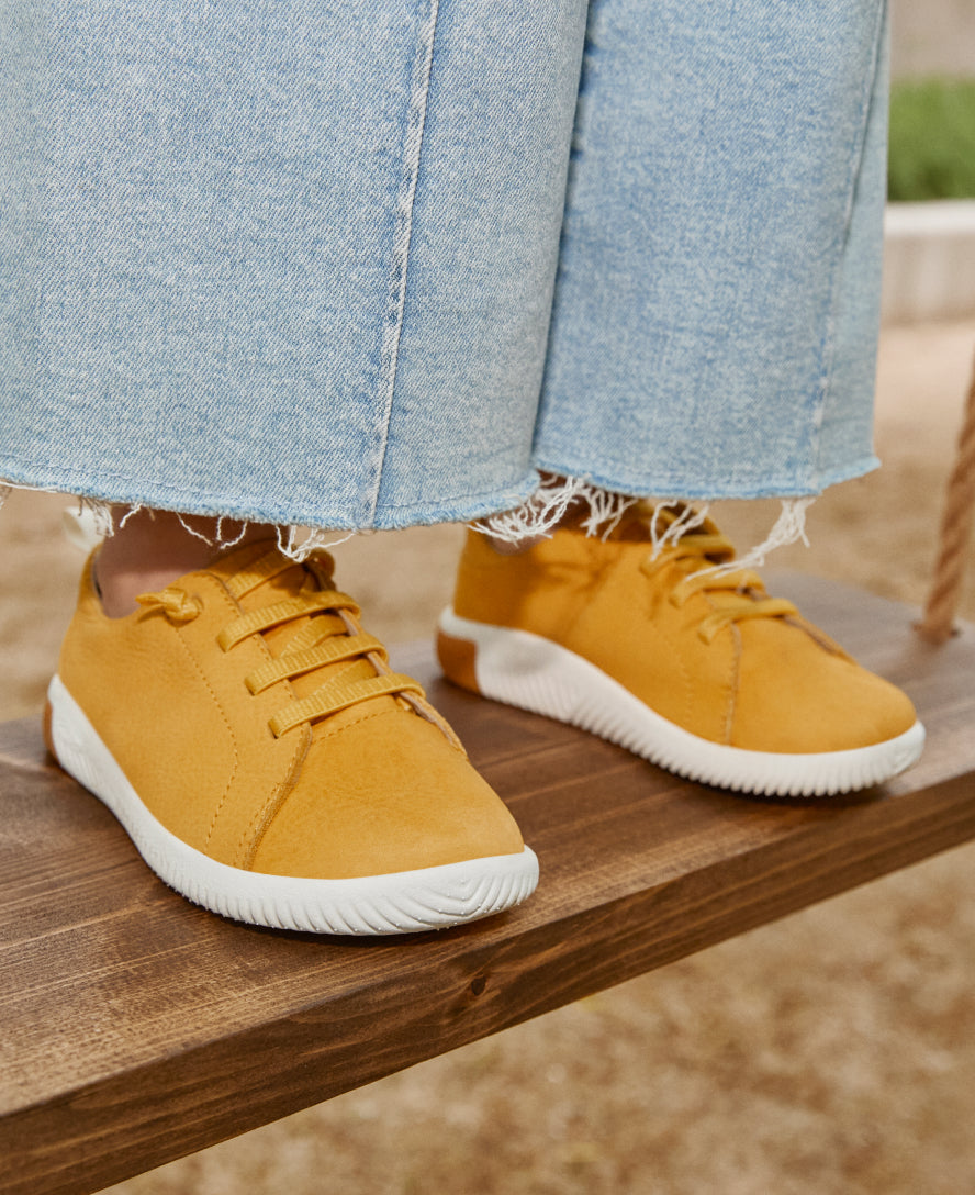Keen Big Kids' KNX Leather Sneaker | Daffodil/Star White
