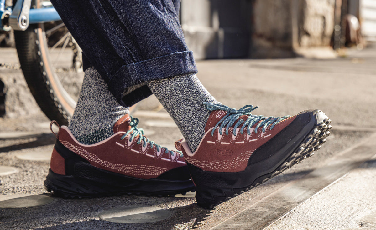 Keen Women's Jasper Zionic Sneaker X Pilgrim Surf + Supply | Marron/Adobe Rose