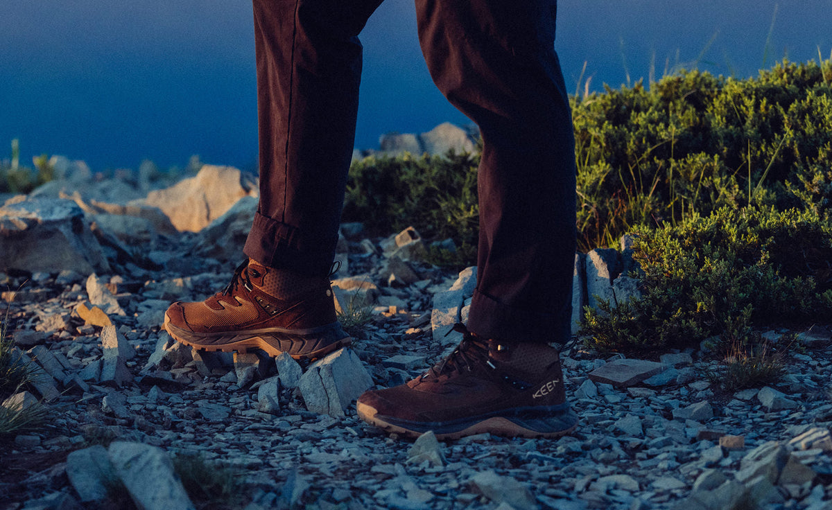 Keen Men's Hightrail Waterproof Hiking Boot | Dark Earth/Oak Buff