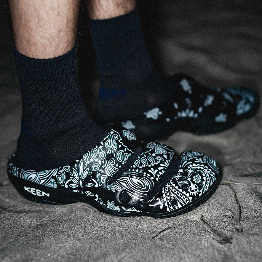 Keen Men's Yogui Arts Clog X Hide And Seek | H&S Black