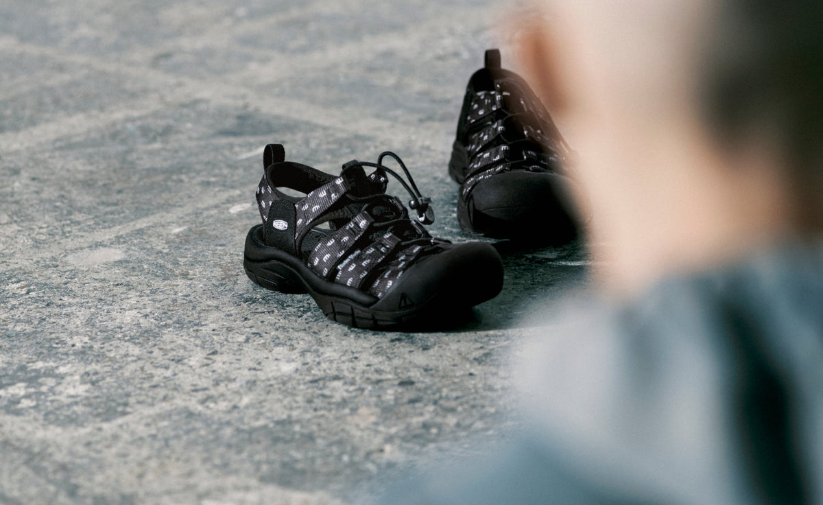 Keen Men's Newport Retro Sandal X Études Studio | Etudes Black