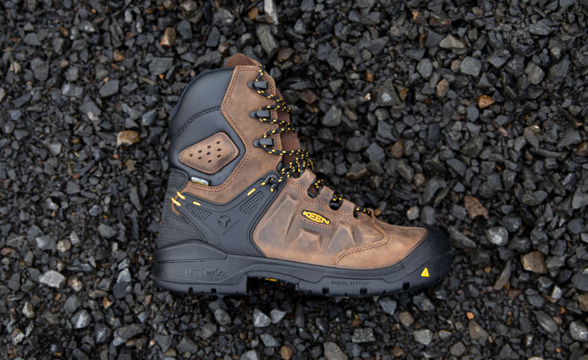 Keen Men's Dover 8" Insulated Waterproof Boot (Carbon Toe) | Dark Earth/Black