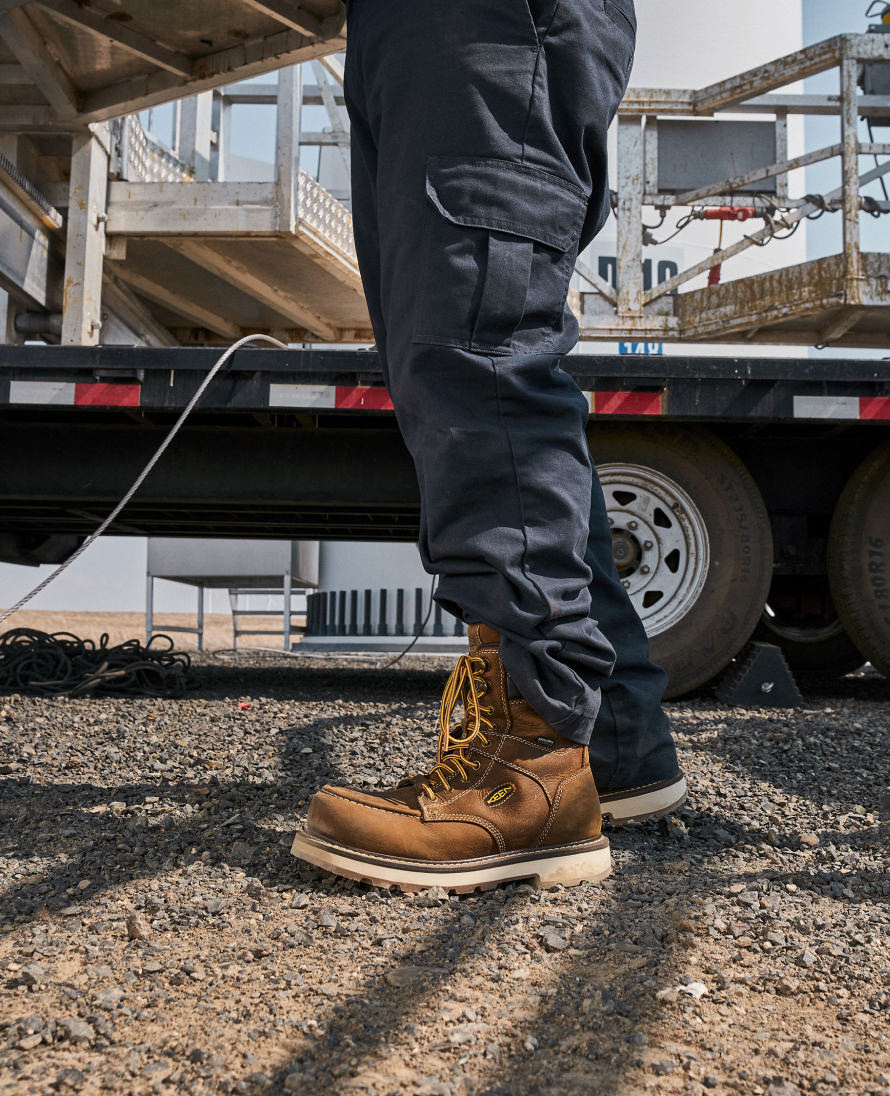 Keen Men's Cincinnati 8" Waterproof 90° Heel Boot (Carbon Toe) | Belgian/Sandshell