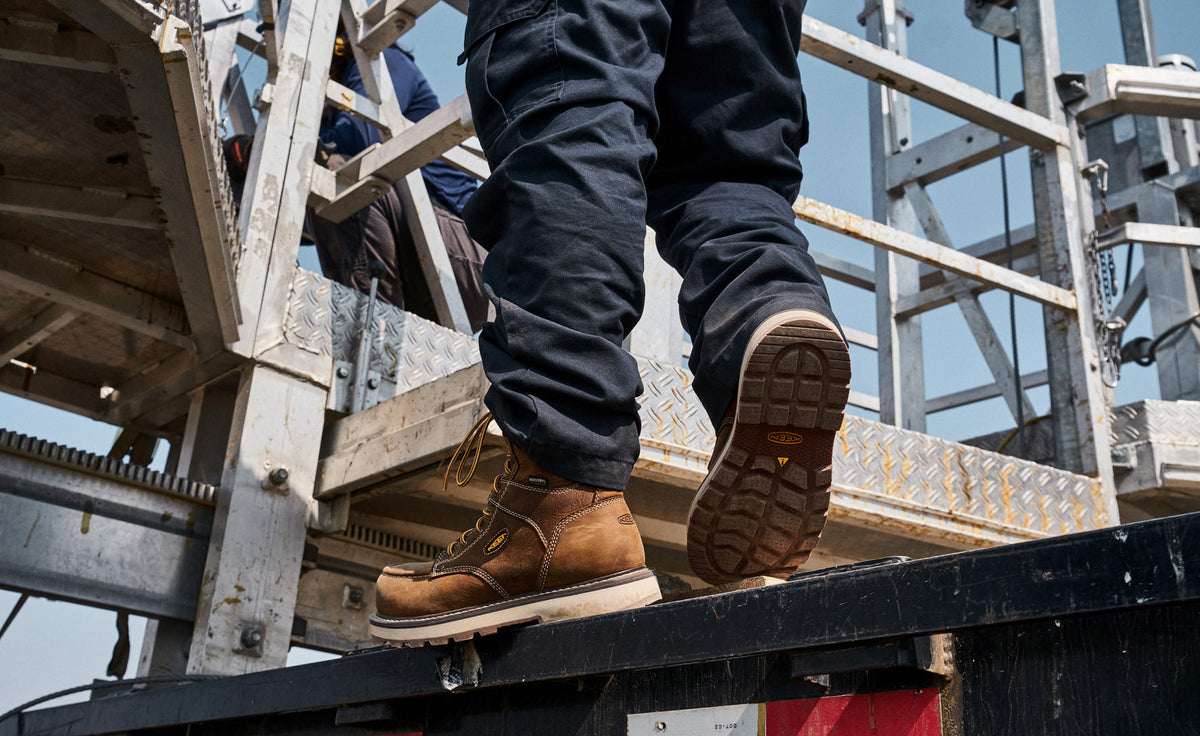 Keen Men's Cincinnati 8" Waterproof 90° Heel Boot (Carbon Toe) | Belgian/Sandshell