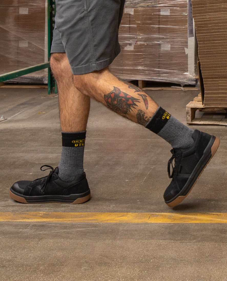 Keen Men's Kenton ESD Work Shoe (Carbon Toe) | Black/Gum