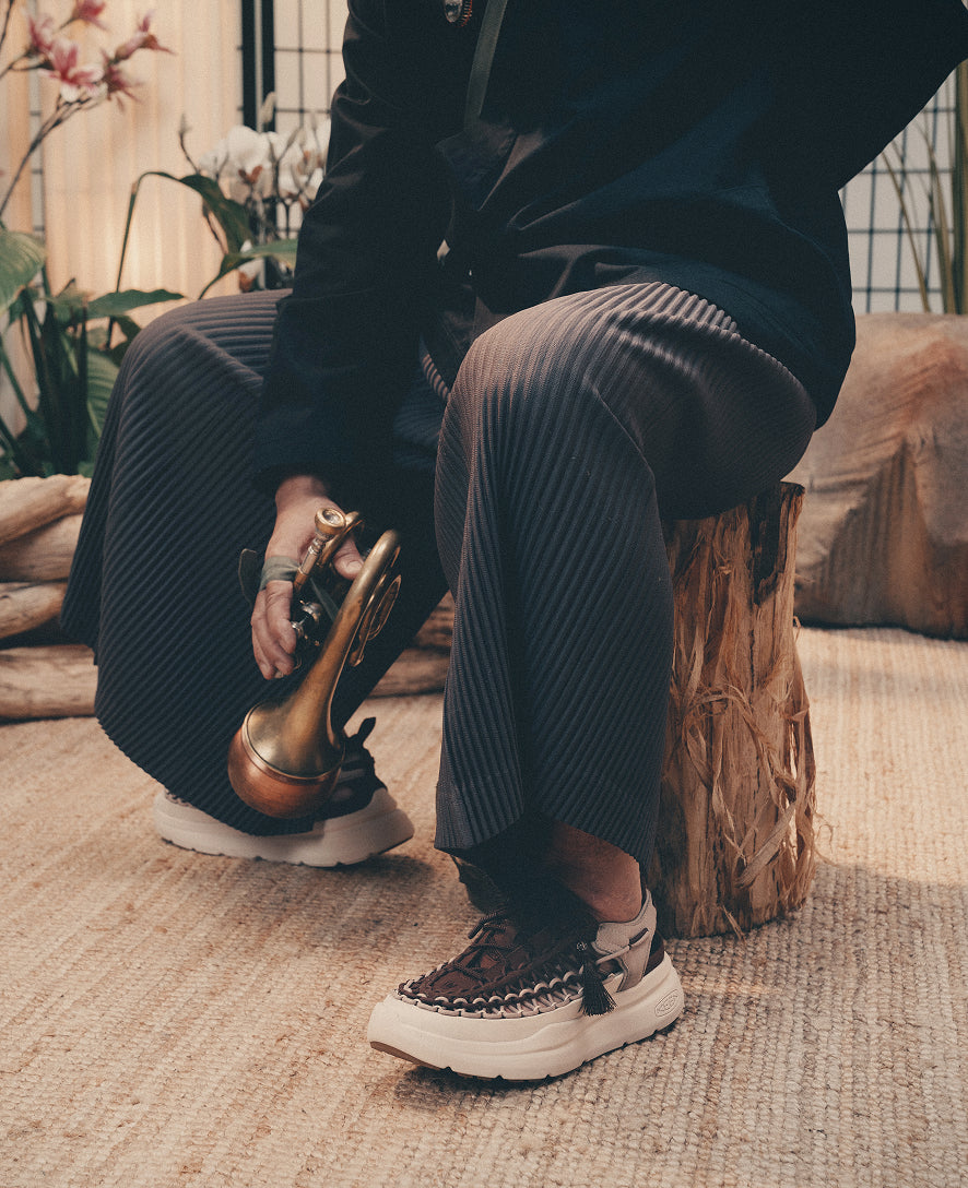 Keen Men’s UNEEK WK AFEW Sneaker | Past Forward