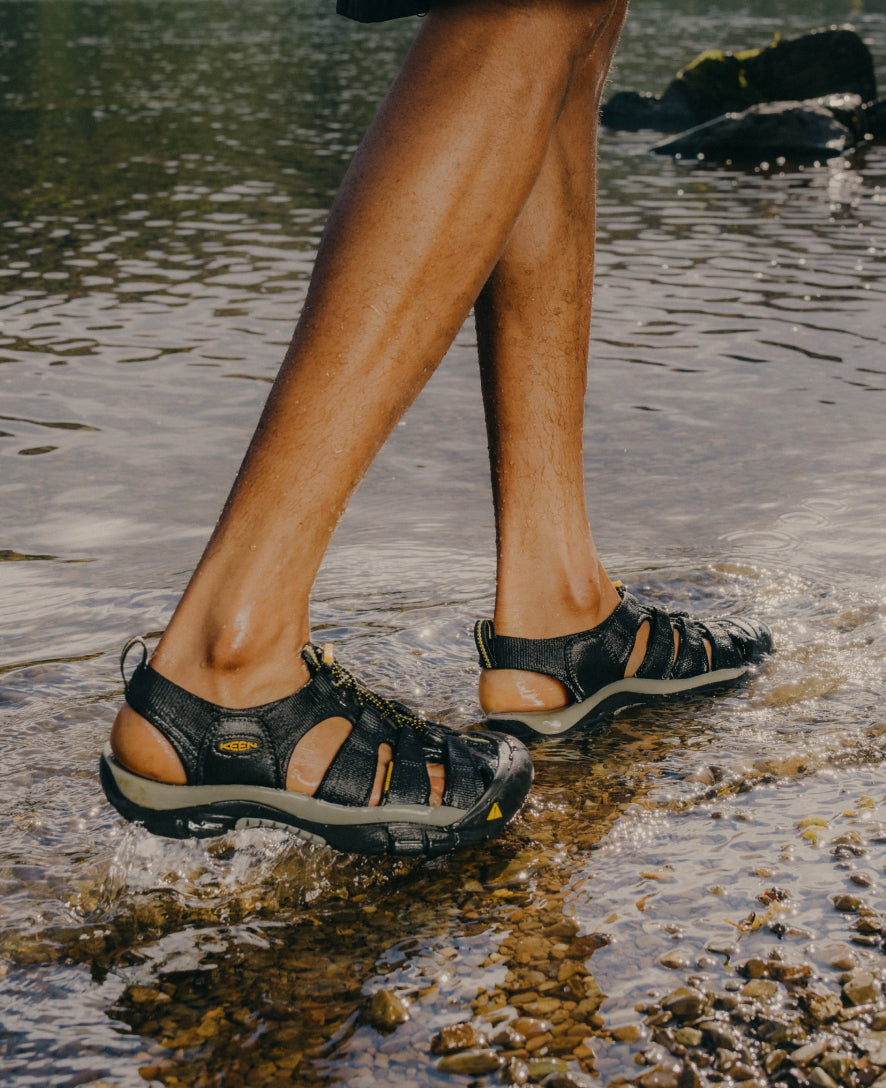 Keen Men's Newport H2 Sandal | Black