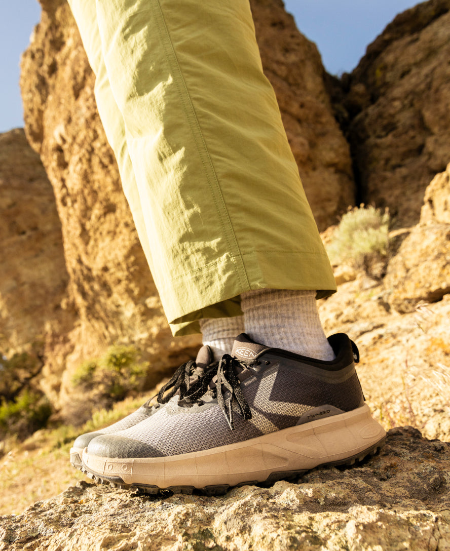 Keen Men's 450 Dirt Hiking Shoe | Star White/Magnet