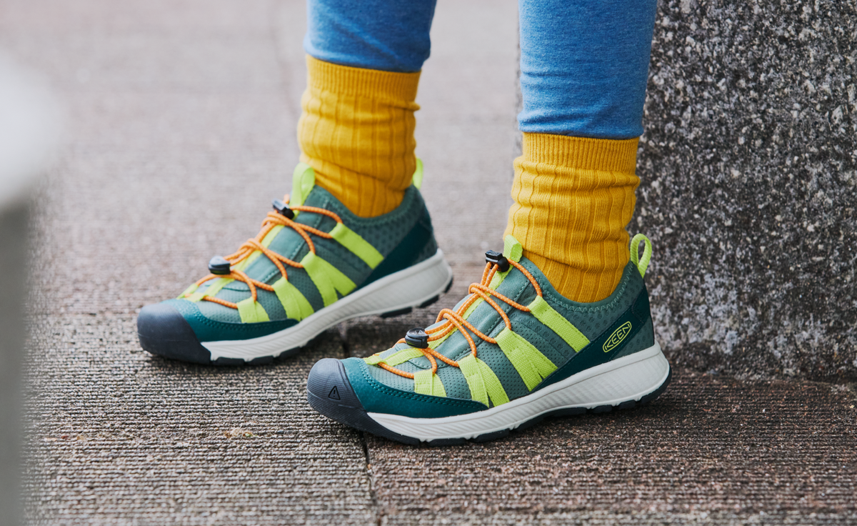 Keen Big Kids' Motozoa Sneaker | Sea Moss/Scarlet Ibis