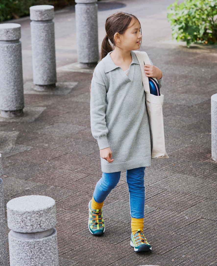 Keen Big Kids' Motozoa Sneaker | Sea Moss/Scarlet Ibis